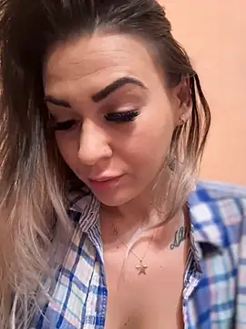 iSelena online show from October 30, 5:10 am