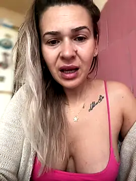 iSelena online show from October 14, 6:38 am