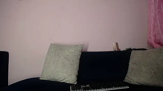 Snapshot of Mia_littleee chatting on September 30, 3:34 am Mia littleee online show from September 30, 3:34 am