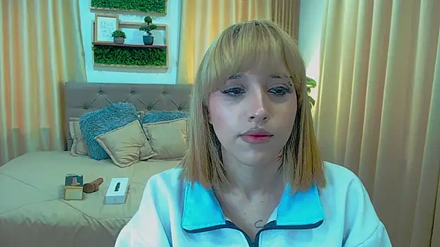 zohet kriss online show from October 8, 2:21 pm