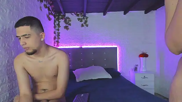 andyxraven  online show from October 28, 2:39 am