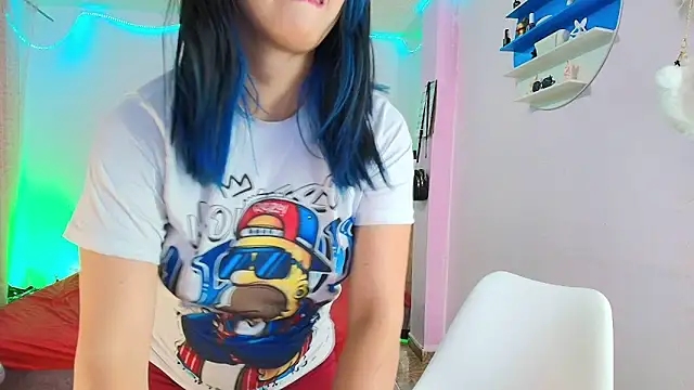 MiSofialeal online show from March 29, 3:55 pm