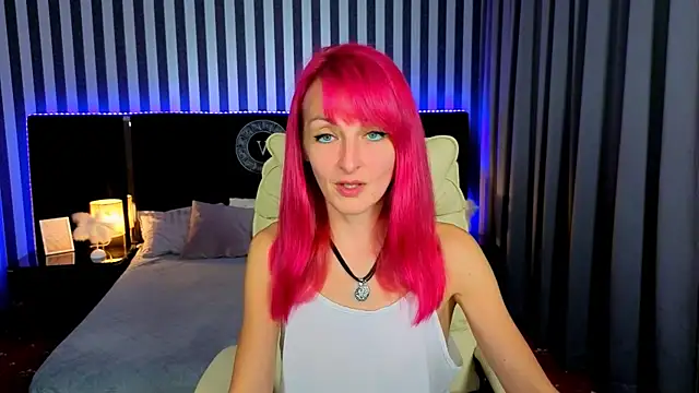 BrandyBloom online show from October 8, 7:07 pm