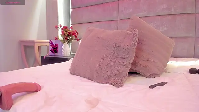 SophiieEvanss online show from September 23, 5:05 am