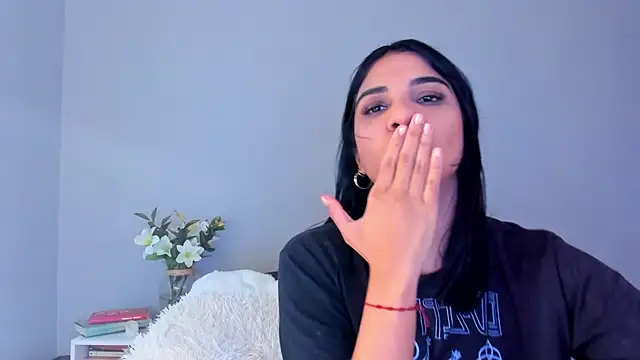 Laura-angeel online show from November 29, 7:07 pm