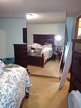 JuicyExxxperience online show from November 17, 1:34 pm