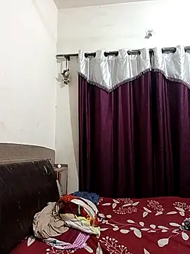 MEERAcle online show from December 5, 3:35 pm