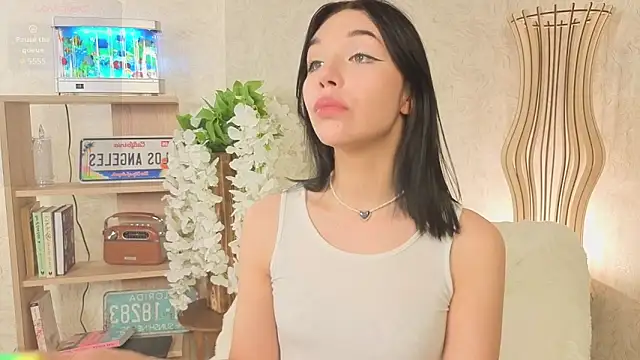 MarryWebbb online show from October 8, 7:07 pm