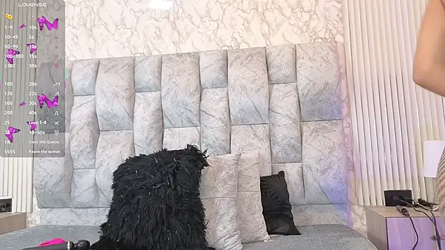 railey rosse  online show from October 4, 8:02 pm