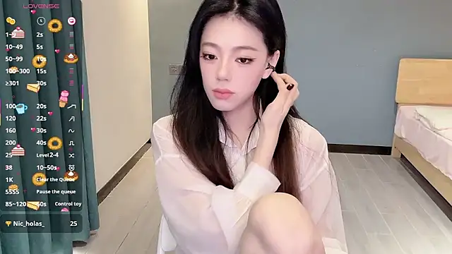 Snapshot of Sandy_Uu chatting on October 21, 3:10 am Sandy Uu online show from October 21, 3:10 am
