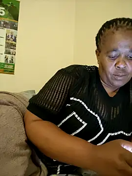 Snapshot of Ebonyboobsmilk chatting on October 7, 6:01 pm Ebonyboobsmilk online show from October 7, 6:01 pm