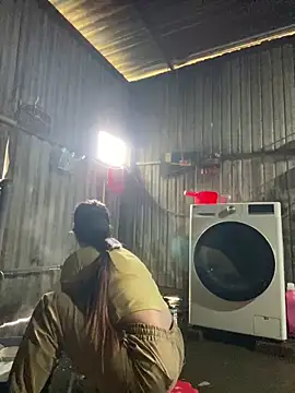 Huong-Ly online show from December 18, 8:08 am