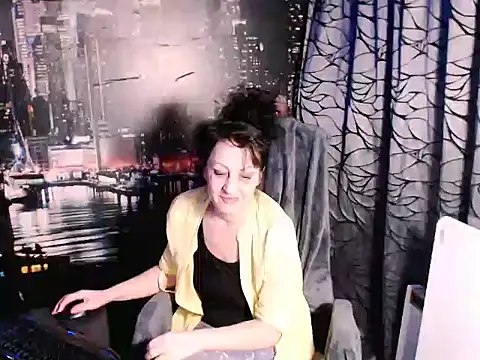 AMOURSWEET2025 online show from January 13, 9:30 pm