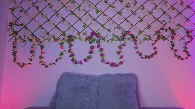 Lolarosesxs online show from November 10, 9:54 pm