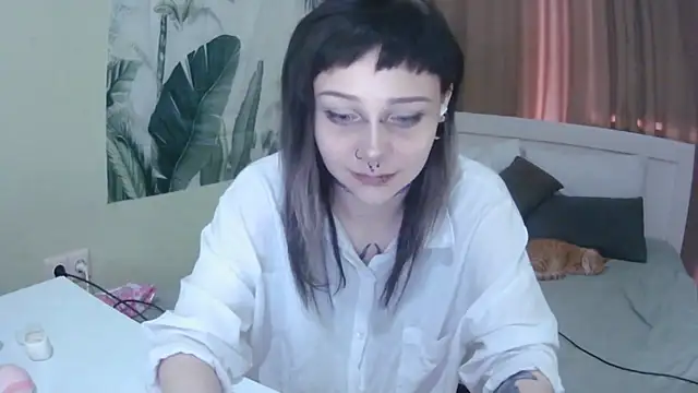 Snapshot of SineKiraReal chatting on September 9, 1:33 pm SineKiraReal online show from September 9, 1:33 pm