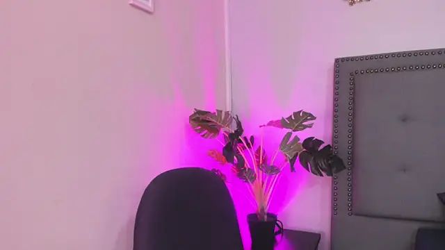 Snapshot of KhateAndersson chatting on October 5, 8:58 pm KhateAndersson online show from October 5, 8:58 pm