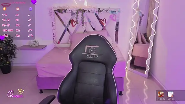 ZURY TAY online show from February 2, 11:42 am