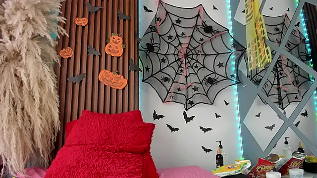 Snapshot of hannah_lover chatting on October 18, 7:59 pm hannah lover online show from October 18, 7:59 pm