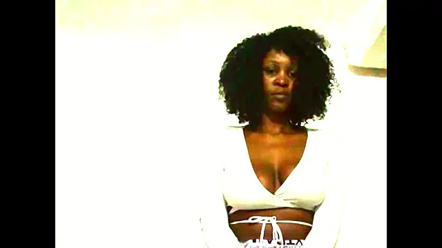 Snapshot of DesiredQueen25 chatting on September 15, 10:56 am DesiredQueen25 online show from September 15, 10:56 am