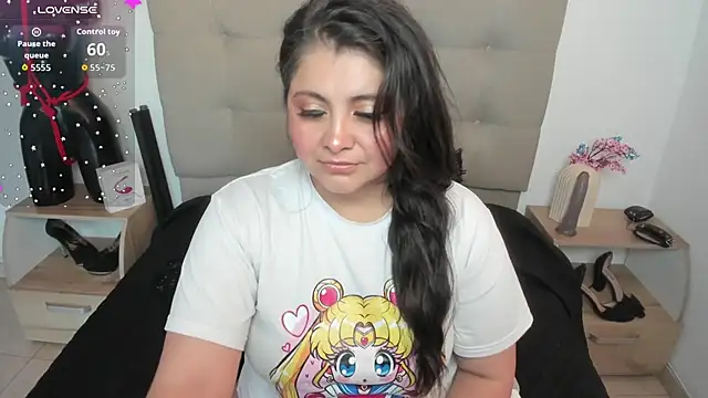 TifanyAmazinng online show from October 14, 2:41 pm