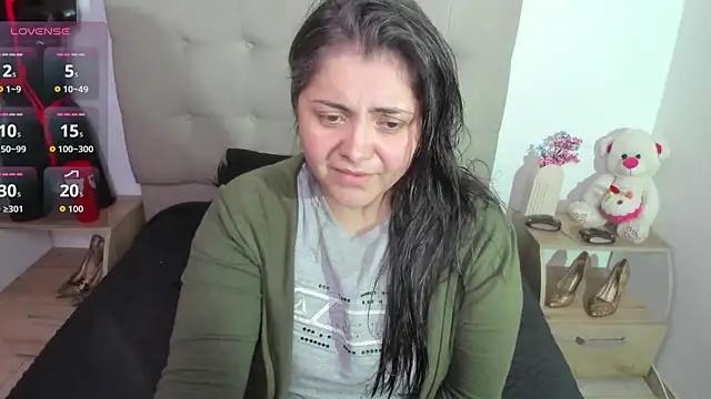 TifanyAmazinng online show from November 4, 12:21 pm