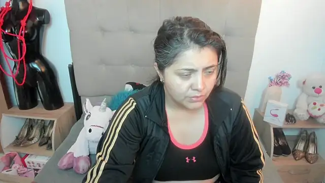 TifanyAmazinng online show from December 4, 12:29 pm