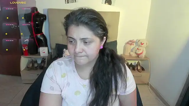 TifanyAmazinng online show from January 12, 1:16 pm