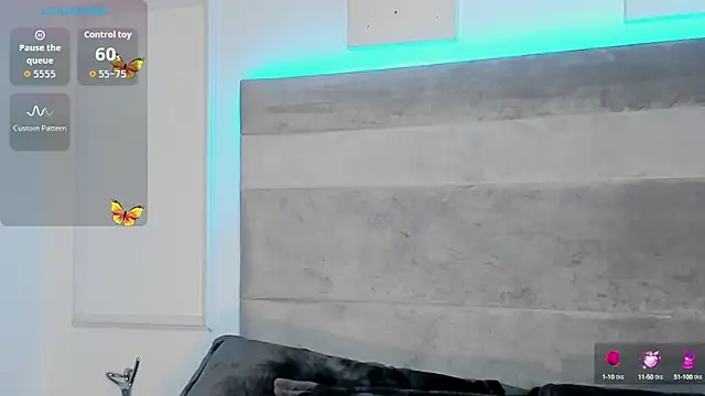 Aleja ruizz online show from October 5, 7:35 am