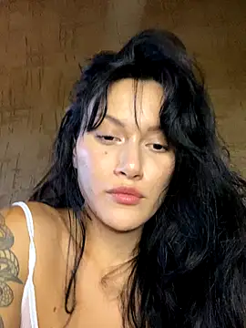 jepetitoiseau online show from October 24, 8:27 pm