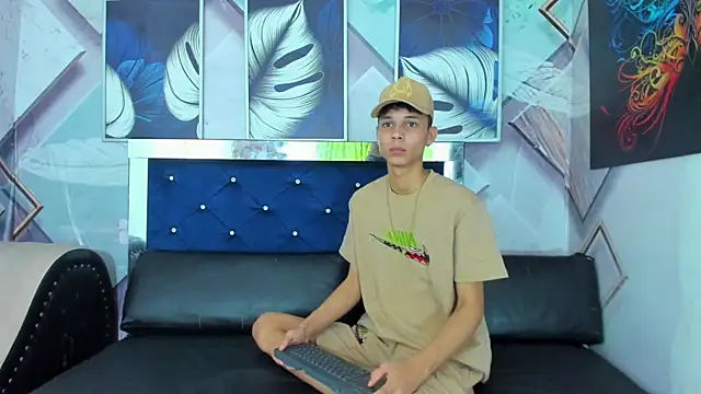 Snapshot of The_boys_at chatting on September 15, 6:11 am The boys at online show from September 15, 6:11 am