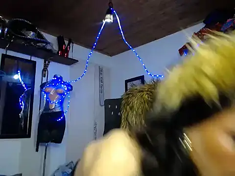 sashastarfire online show from December 4, 12:46 am