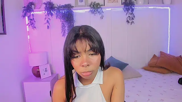 Snapshot of theLayla_DH chatting on September 29, 8:14 pm theLayla DH online show from September 29, 8:14 pm