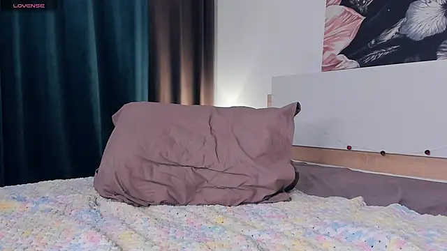 VedaSchulz online show from October 9, 7:40 pm