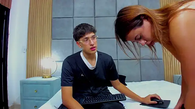 ChanellandMax online show from November 1, 7:29 pm