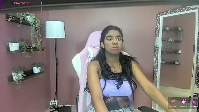 KendraChavez  online show from November 3, 10:36 pm