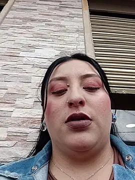 megan fox5 online show from December 1, 4:09 pm