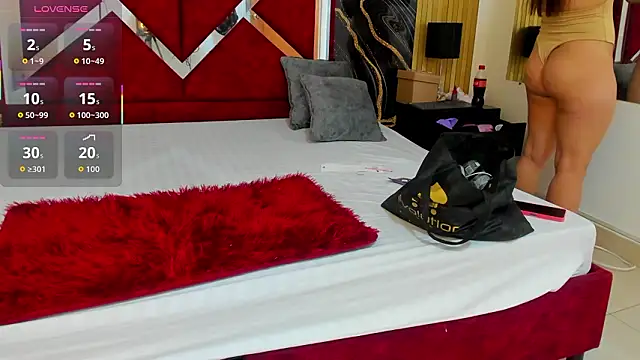 VioletRose as online show from February 17, 8:19 pm