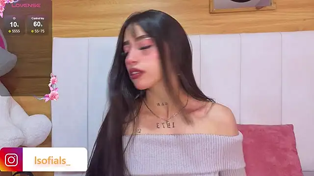 Abril Velvet a  online show from February 9, 1:02 pm