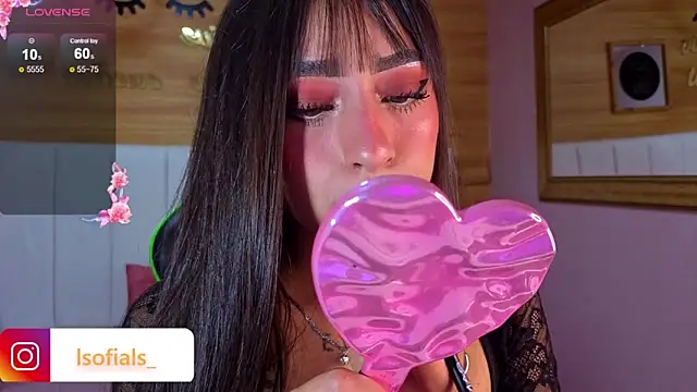 Abril Velvet a  online show from February 4, 12:52 pm