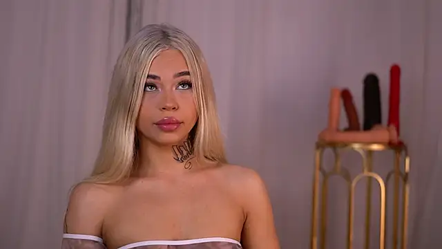 NickyBenz online show from October 17, 6:00 pm