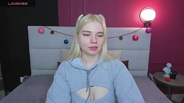 RuthBryant online show from December 15, 12:49 am