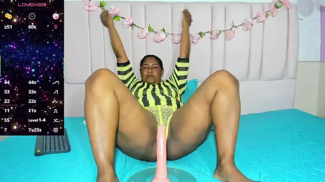 Snapshot of mya_blaze chatting on October 3, 1:38 pm mya blaze online show from October 3, 1:38 pm