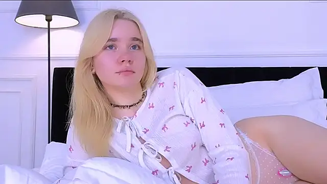 ANNABELLE LU online show from November 1, 5:55 am