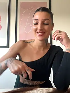 HotSpicySophie online show from October 2, 1:49 pm