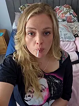 Snapshot of Bridgette03 chatting on October 15, 2:25 am Bridgette03 online show from October 15, 2:25 am