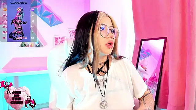 pinkk deemon online show from October 27, 2:23 pm