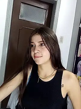 Snapshot of CharlotteSex_ chatting on September 25, 11:20 am CharlotteSex online show from September 25, 11:20 am