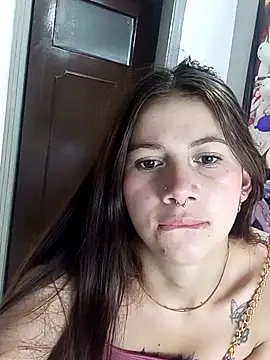 Snapshot of CharlotteSex_ chatting on September 29, 11:15 am CharlotteSex online show from September 29, 11:15 am