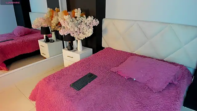 veronica hill  online show from January 6, 3:10 am