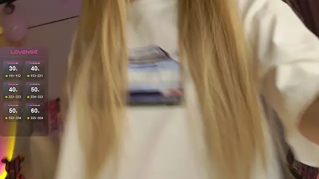 Lunainnk online show from December 5, 1:38 am